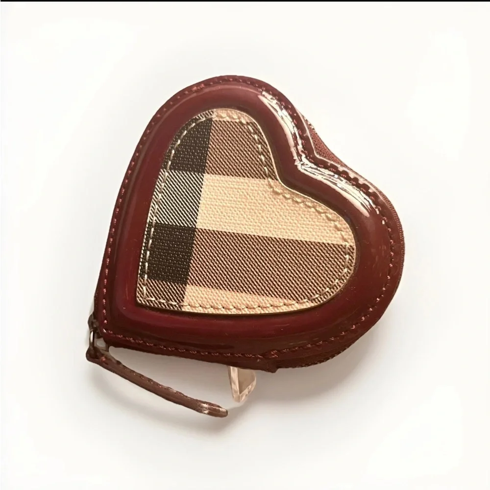 Burberry ❤️ Nova Check Heart Shaped Coin Holder Zip Pouch - Picture 3 of 5